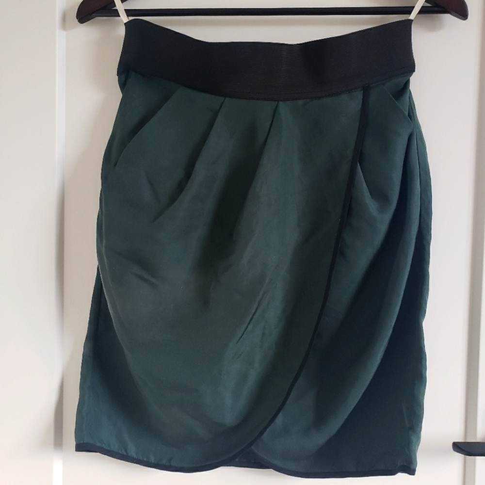 Aritzia Wilfred silk skirt, dark green, size 6